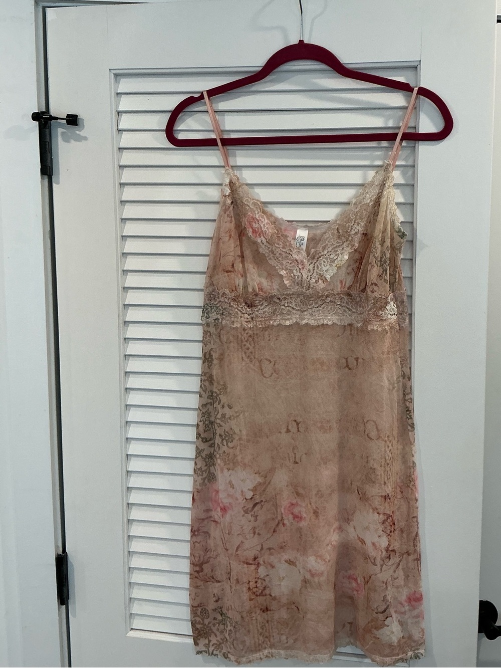 Women’s Floral Lace Sheer Chemise in Blush size med whimsical boho lace festival